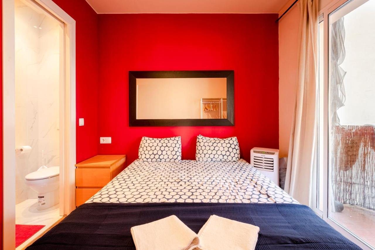 Three Bedroom Apartment In Sants Barcelone Extérieur photo