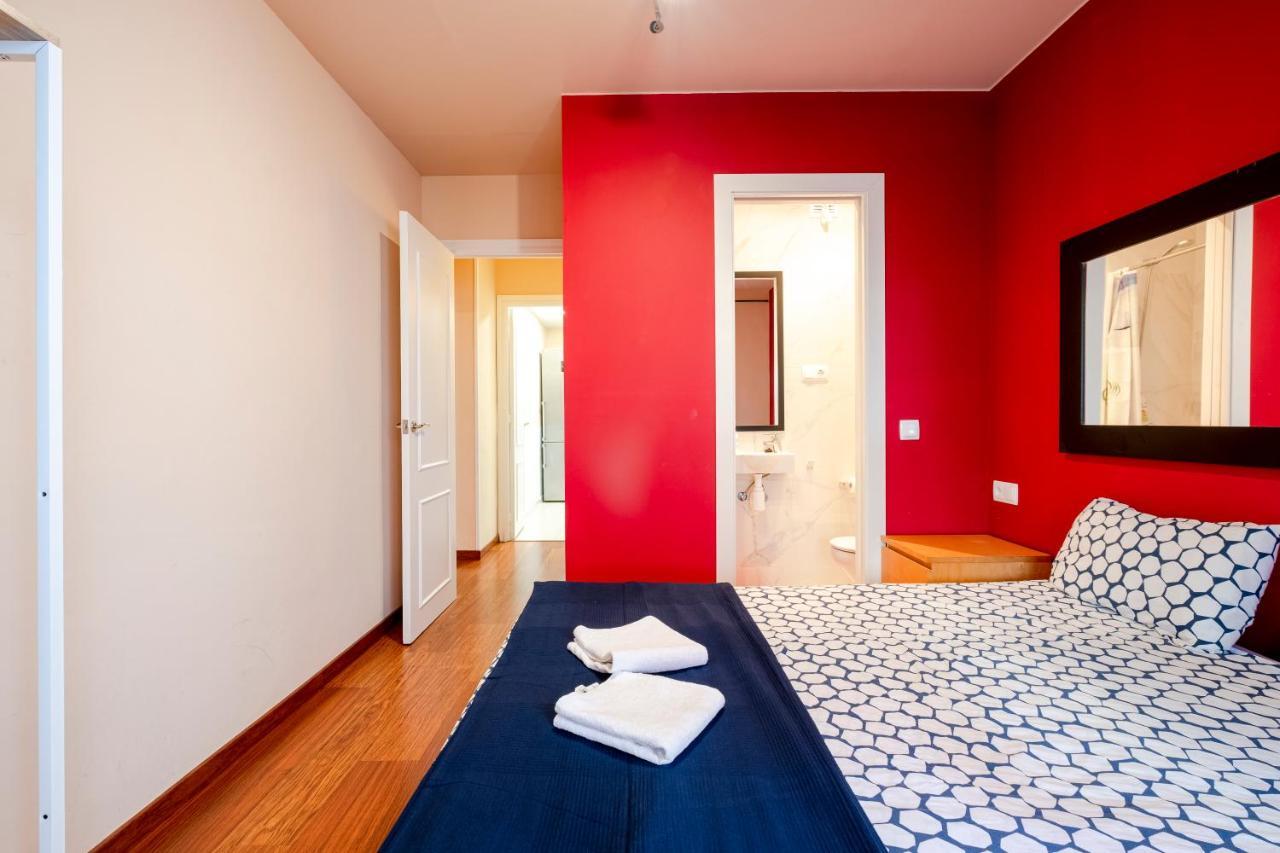 Three Bedroom Apartment In Sants Barcelone Extérieur photo