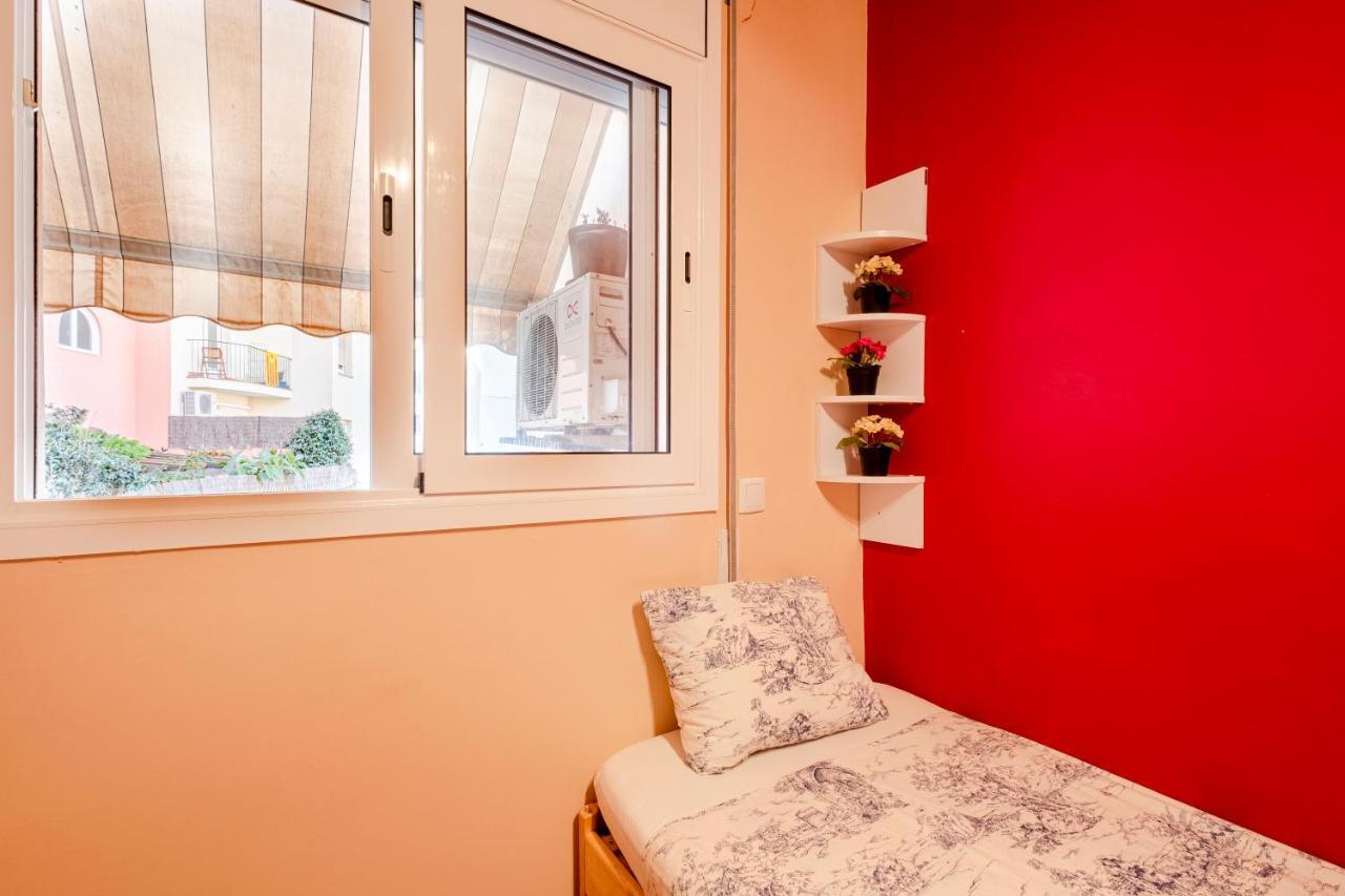 Three Bedroom Apartment In Sants Barcelone Extérieur photo
