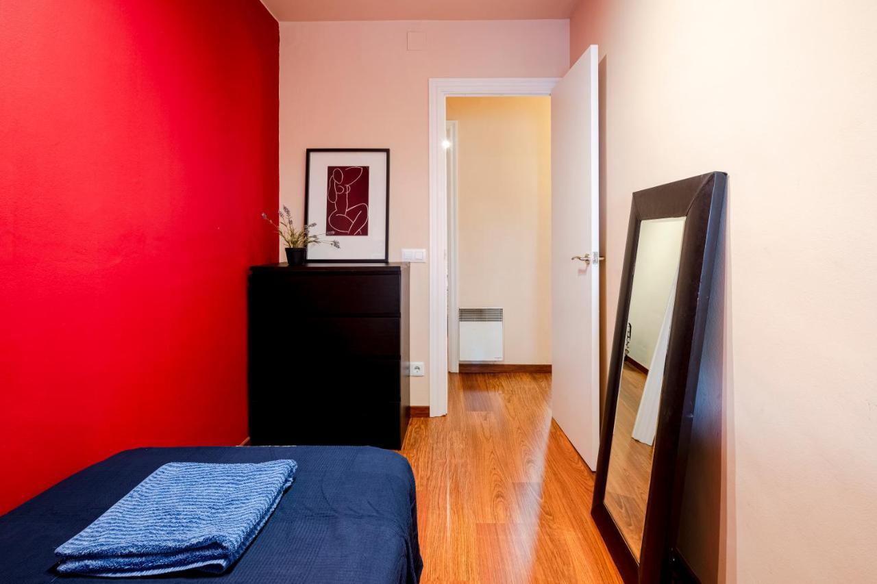 Three Bedroom Apartment In Sants Barcelone Extérieur photo